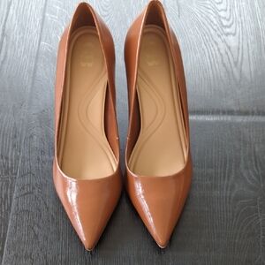 GB Girls Chic Tan Pointed-Toe Heels